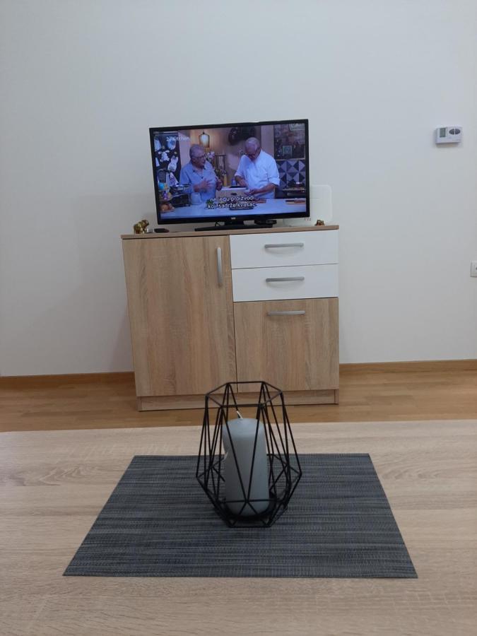 Apartman Viaggio Сремска Митровица Екстериор снимка
