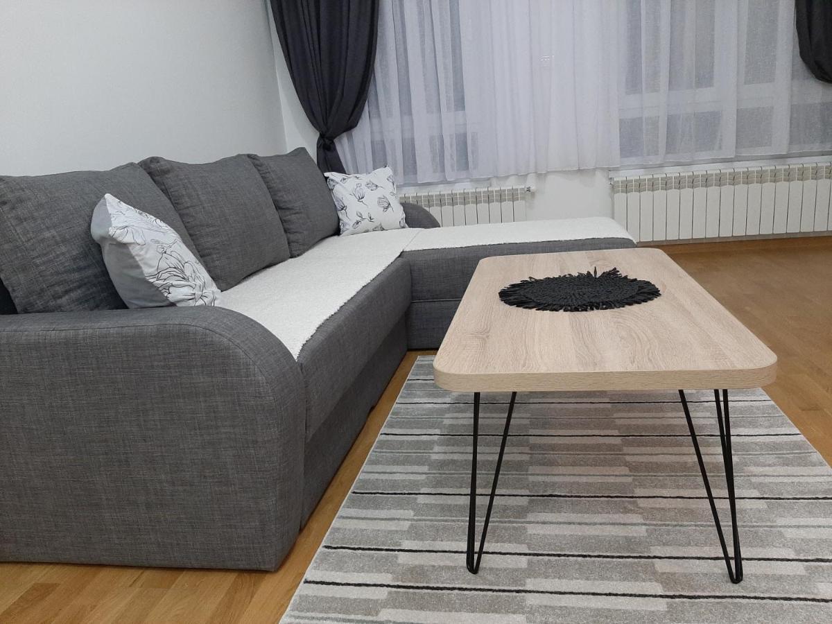 Apartman Viaggio Сремска Митровица Екстериор снимка